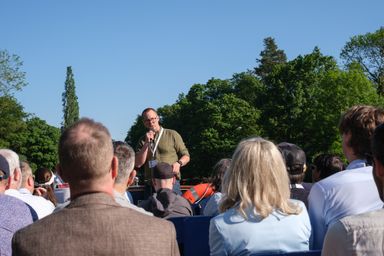 Andreas Cederström hosting a guided boat tour at myConf 2024.